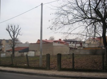 plac-po-spalonym-drewniaku plac-po-spalonym-drewniaku