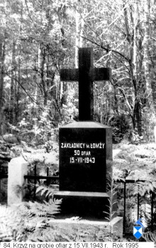 Krzyż na na grobie ofiar z 15.VII.1943 r. rok 1995
