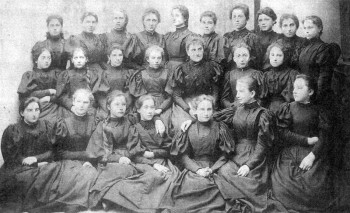 Absolwentki Gimnazjum Żeńskiego - 1899 rok