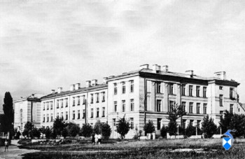 Budynek Gimnazjum męskiego. Ul. Bernatowicza. Lata powojenne.