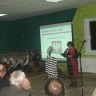 Dyrektor-Szkoły-Podstawowej-w-Jeziorku-Halina-Chełstowska-wita-gości
