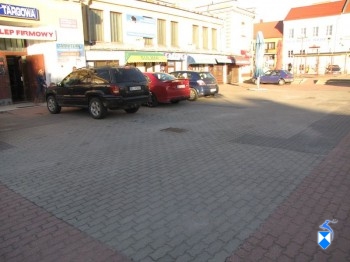 Obecne miejsce posadowienia Starego Ratusza.(Od zachodu). Zaznaczone ciemną kostką