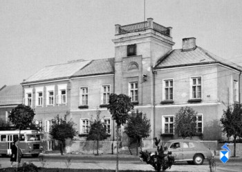 Ratusz-w-Łomży-lata-60-te.