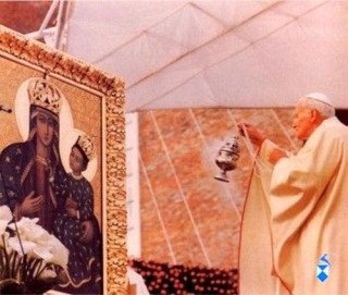 Jan Paweł II w Łomży - wspomnienia Obraz po koronacji