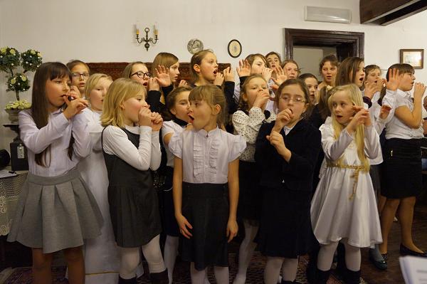 Chór "Szkolne Słowiki" w akcji