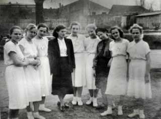 Przed pochodem 1 Maja 1955