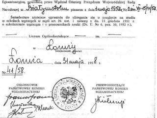 Świadectwo uprawniające o dostaniu się na studia.