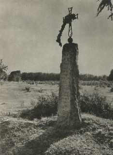 Obelisk w Tamie. Fot. z lat 50 - tych