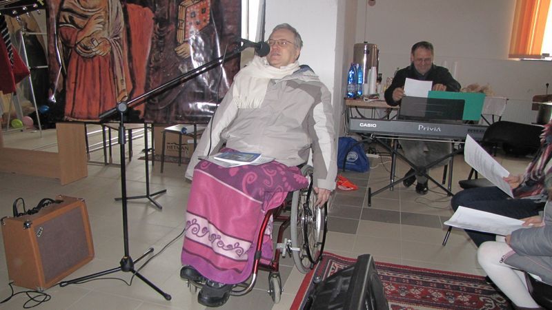 Zenek otwiera spektakl słowno - muzyczny