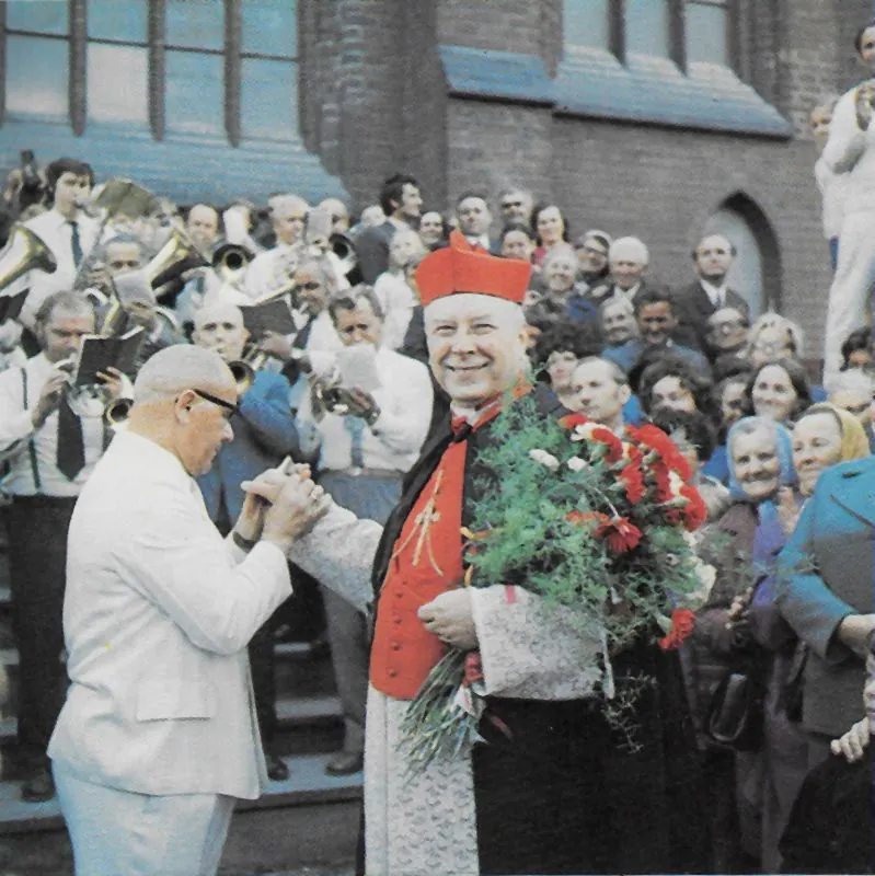 Przed katedrą szczecińską w uroczystość 850 lecia chrztu Pomorza Zachodniego - 1974 r