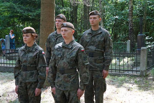 "Musimy być czujni" - relacja z obchodów 75. rocznicy zbrodni w lesie jeziorkowskim