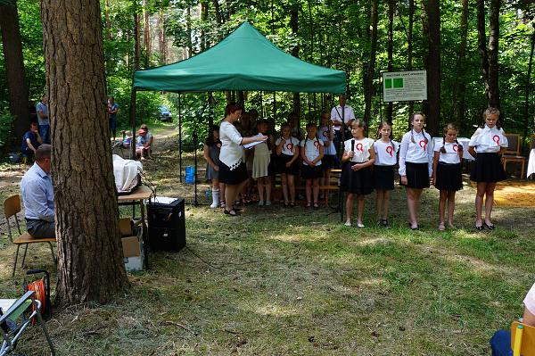 "Musimy być czujni" - relacja z obchodów 75. rocznicy zbrodni w lesie jeziorkowskim