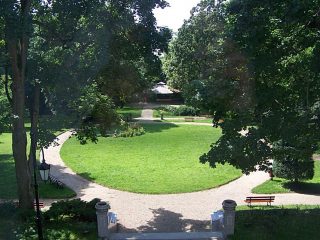 Park przy dworze Lutosławskich – historia i teraźniejszość